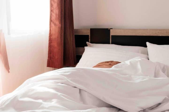 Cozy 1Br Walk To Bts And Airport Rail Link Close To Malls T Банкок Екстериор снимка